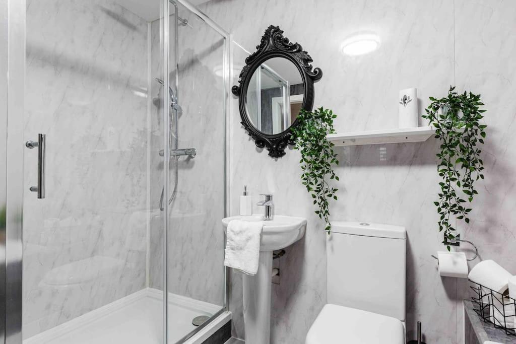 Vip City Centre Apartment With Secure Free Parking Liverpool Exteriér fotografie